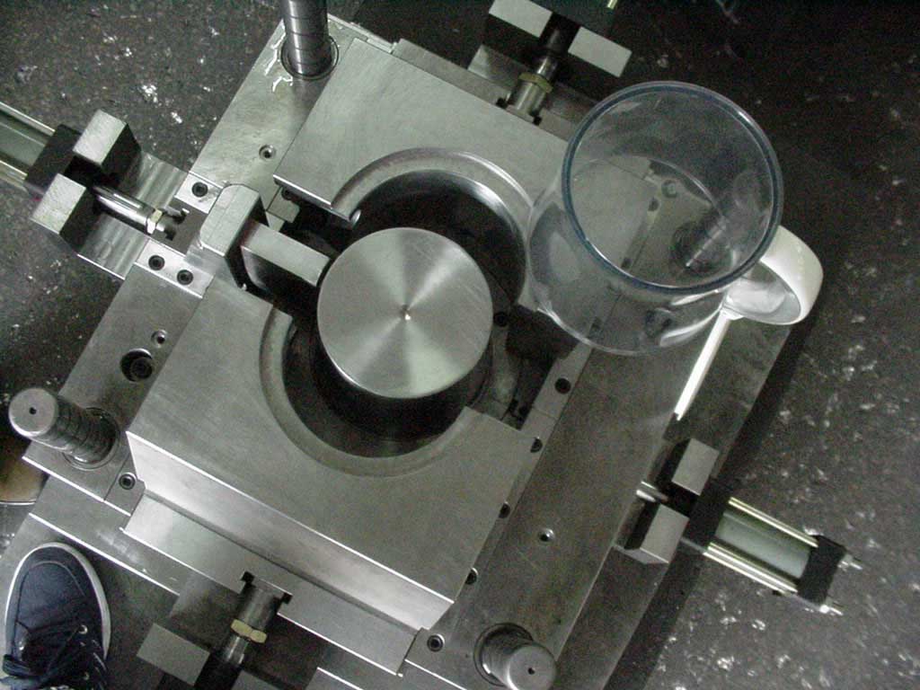 injection mould 4